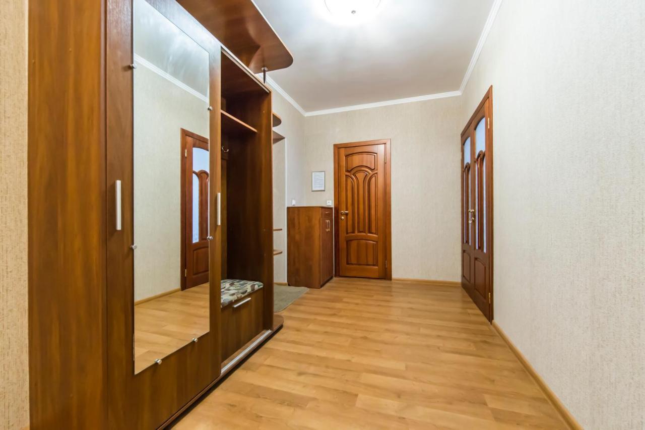 Комфортная Двухкомнатная Квартира Возле Метро Академгородок Kyiv Exterior foto